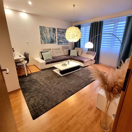 Apartment Banska - City Centre & Private Parking Banska Bystrica Ngoại thất bức ảnh