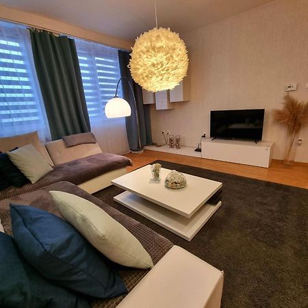 Apartment Banska - City Centre & Private Parking Banska Bystrica Ngoại thất bức ảnh