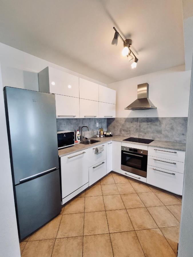 Apartment Banska - City Centre & Private Parking Banska Bystrica Ngoại thất bức ảnh