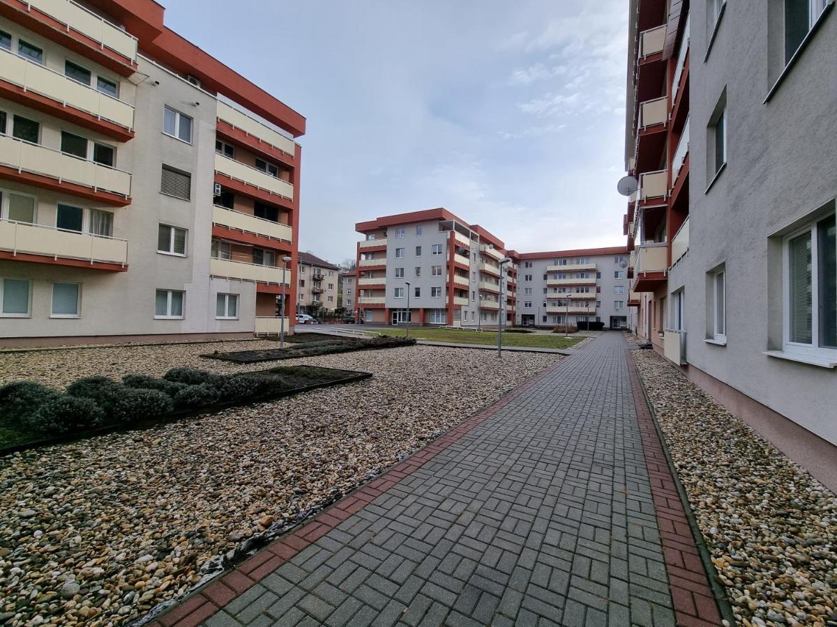 Apartment Banska - City Centre & Private Parking Banska Bystrica Ngoại thất bức ảnh