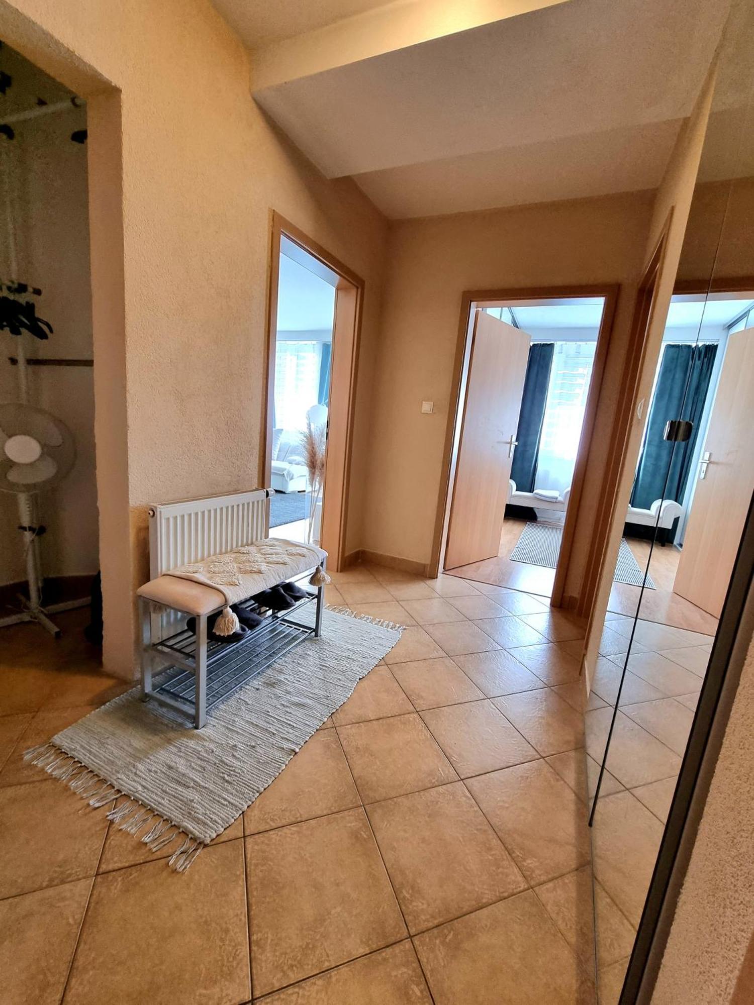 Apartment Banska - City Centre & Private Parking Banska Bystrica Ngoại thất bức ảnh